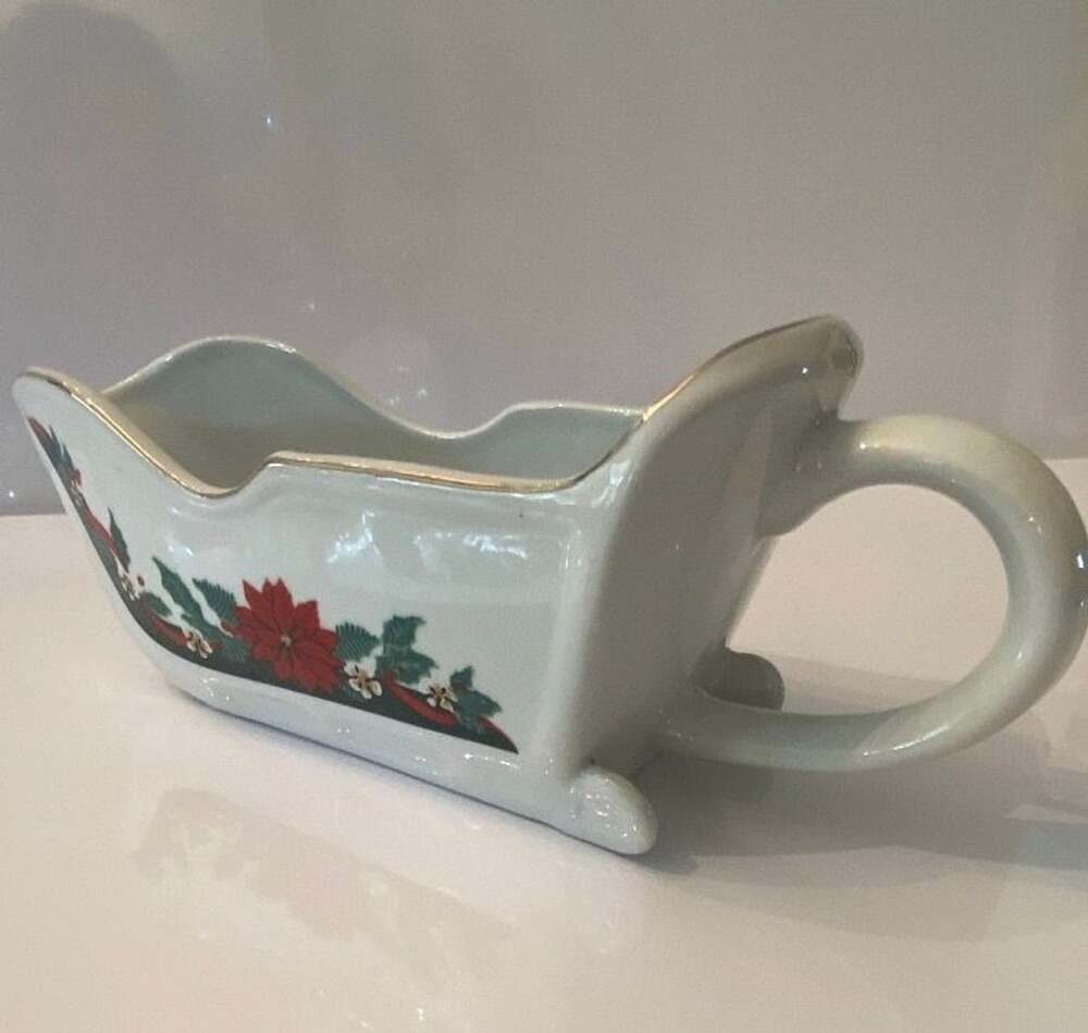Tienshan Deck The Halls Christmas Sleigh Gravy Boat Poinsettia Gold Trim